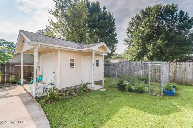 $2,450 | 7621 Falcon Circle West, Ocean Springs, MS 39564