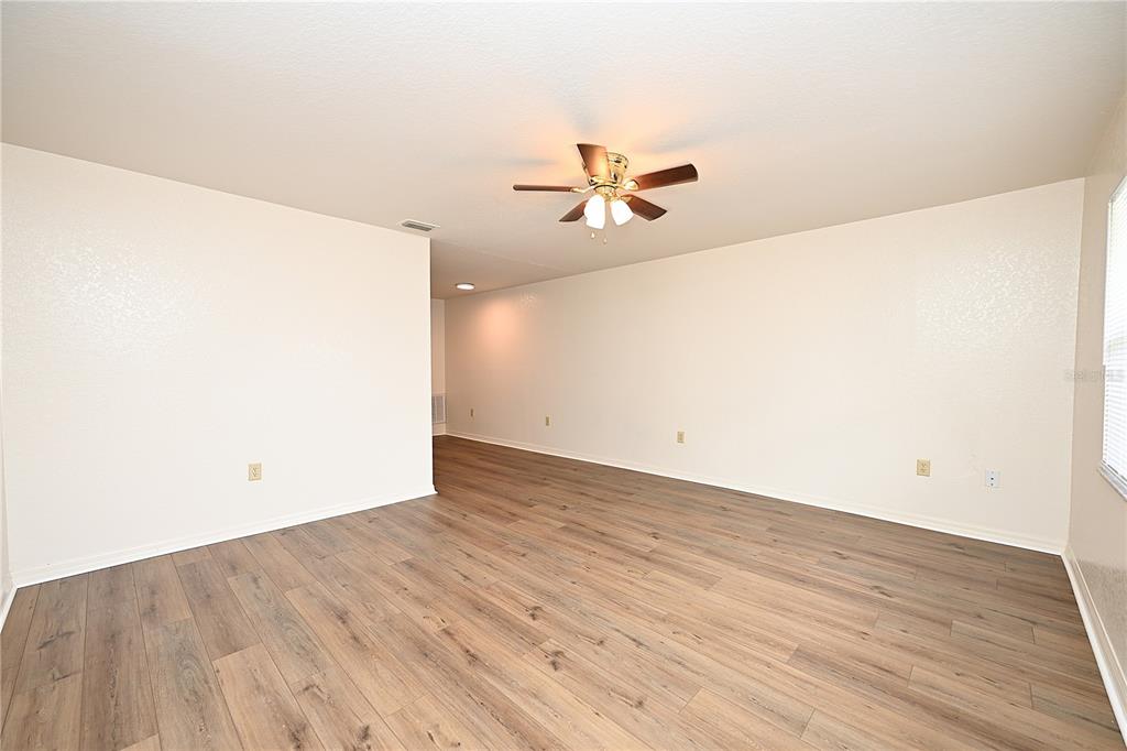 613 Robin Road, Unit 3 Lakeland, FL 33803 - Photo 3 of 19