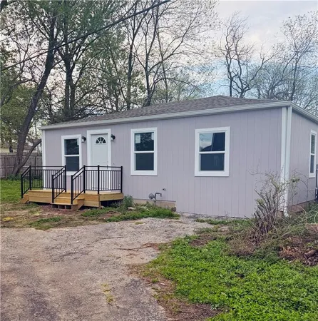 $184,900 | 2708 Windsor Avenue, Independence, MO 64052