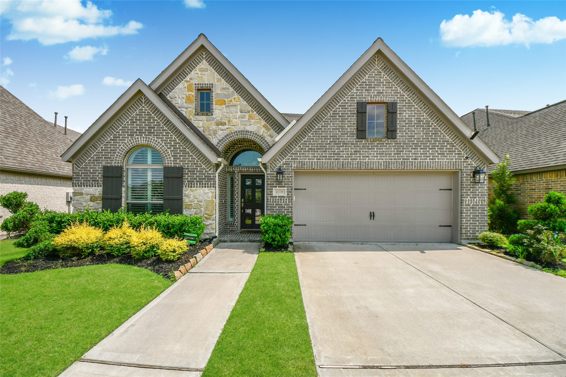 2206 Forest Trace Lane Manvel, TX 77578 - Photo 2 of 37