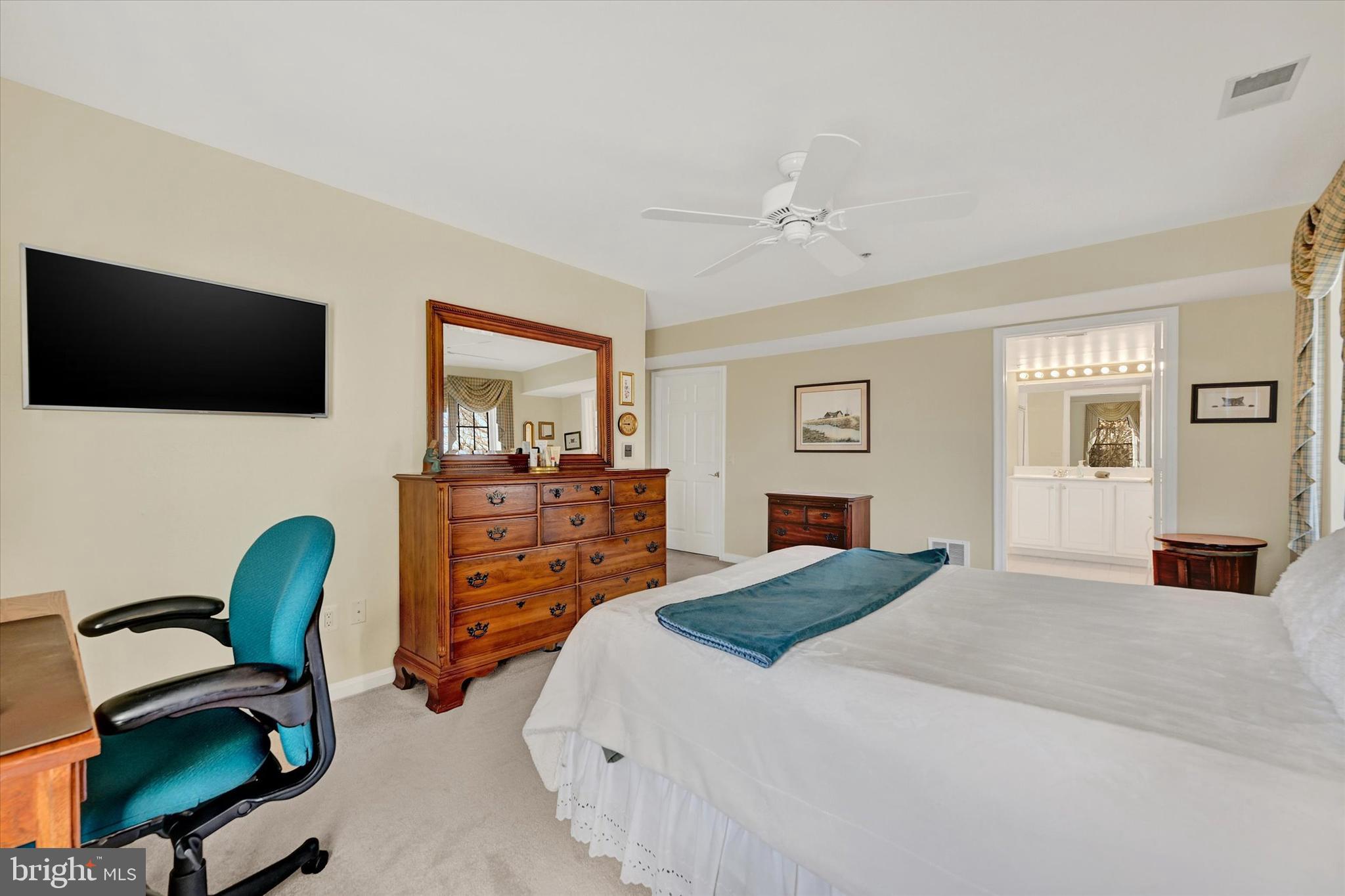 12330 Rosslare Ridge Road, Unit 403 Lutherville-Timonium, MD 21093 - Photo 24 of 33 Neutral decor thru-out condo