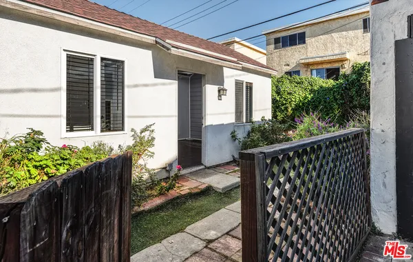 $1,100,000 | 3652 Kelton Avenue, Los Angeles, CA 90034