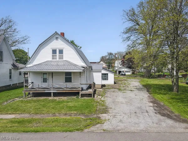 $179,900 | 215 East Pennsylvania Avenue, Sebring, OH 44672