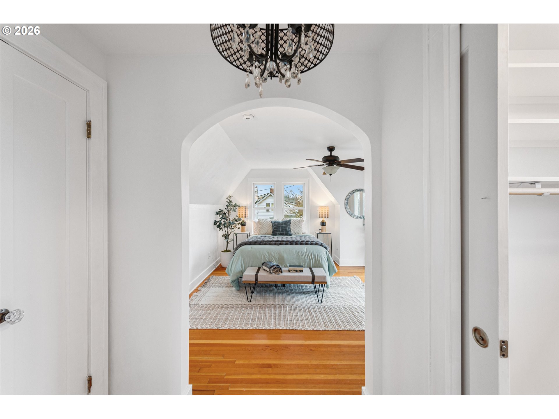 1706 Southeast Knapp Street Portland, OR 97202 - Photo 18 of 43 a picture of a room with a table and chairs