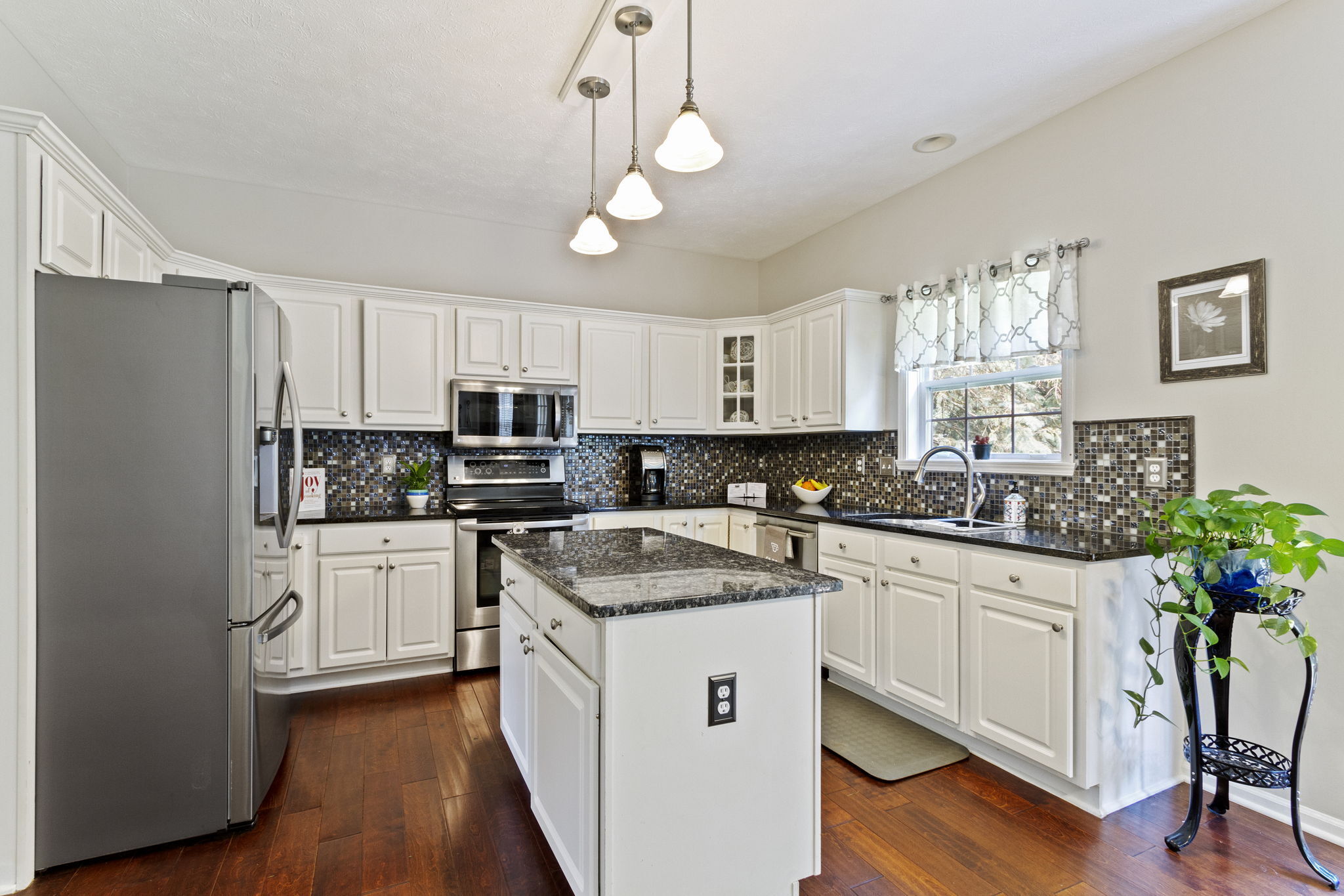 11227 Reflection Point Drive Fishers, IN 46037 - Photo 15 of 43 Gallery Image 15