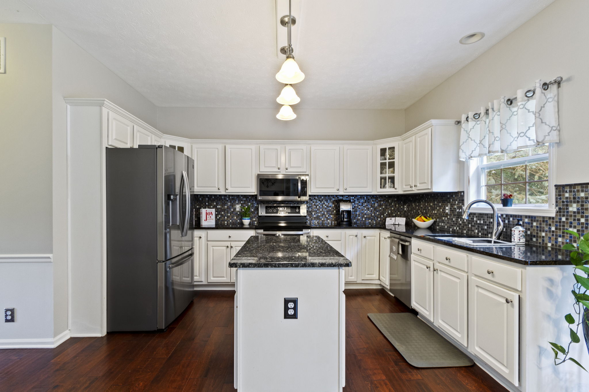 11227 Reflection Point Drive Fishers, IN 46037 - Photo 16 of 43 Gallery Image 16