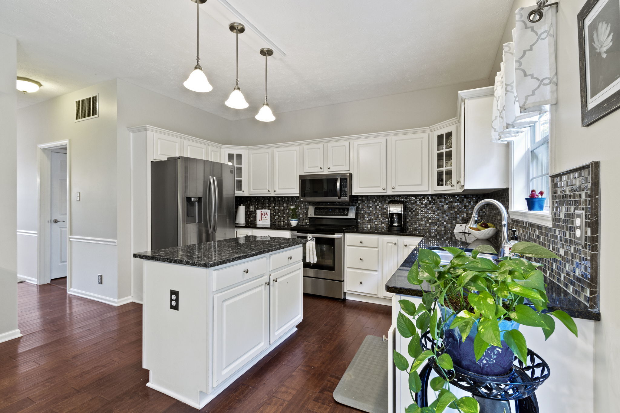 11227 Reflection Point Drive Fishers, IN 46037 - Photo 17 of 43 Gallery Image 17