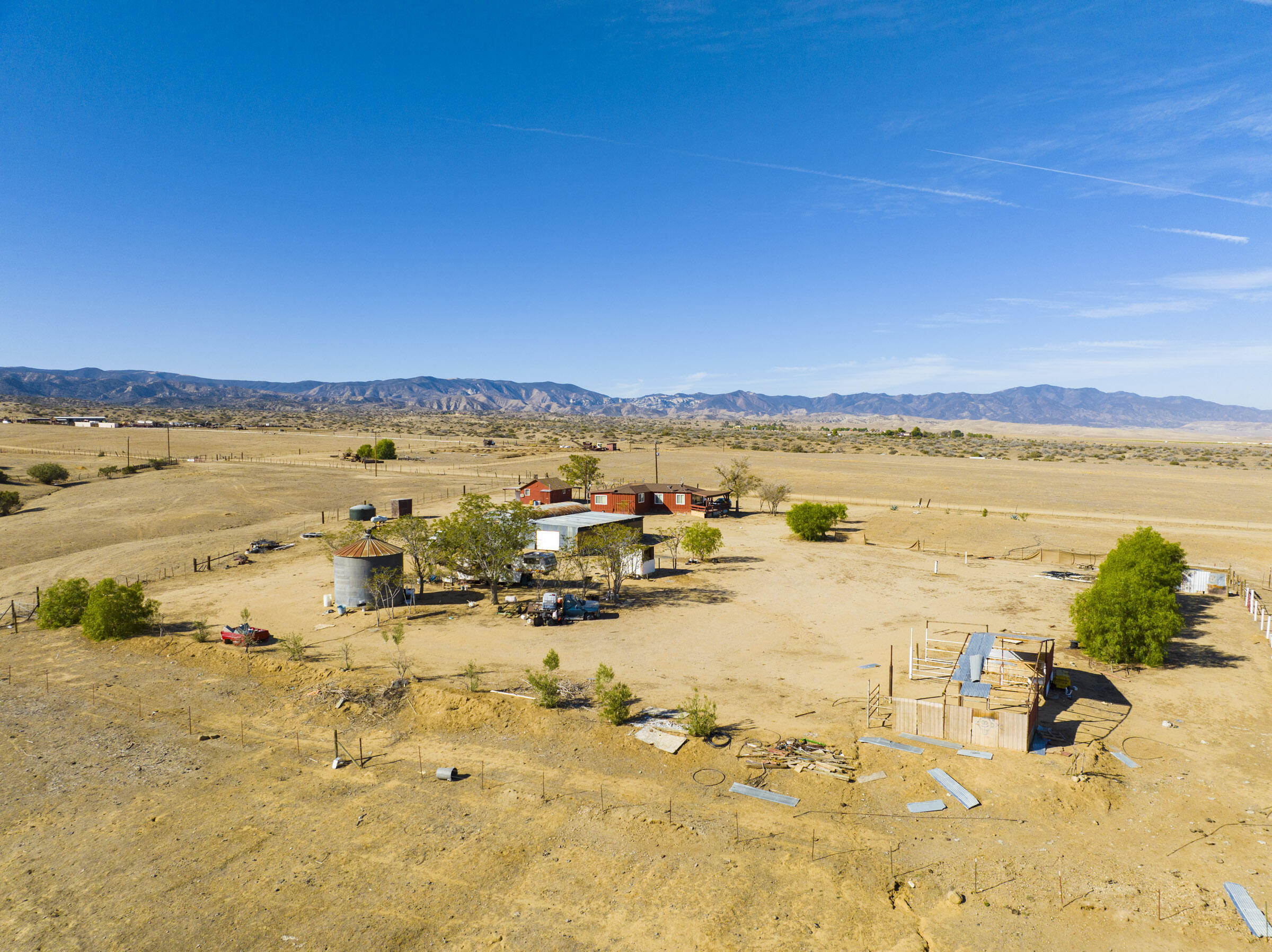 2011 Foothill Road Maricopa, CA 93252 - Photo 14 of 22 a view of an ocean and beach