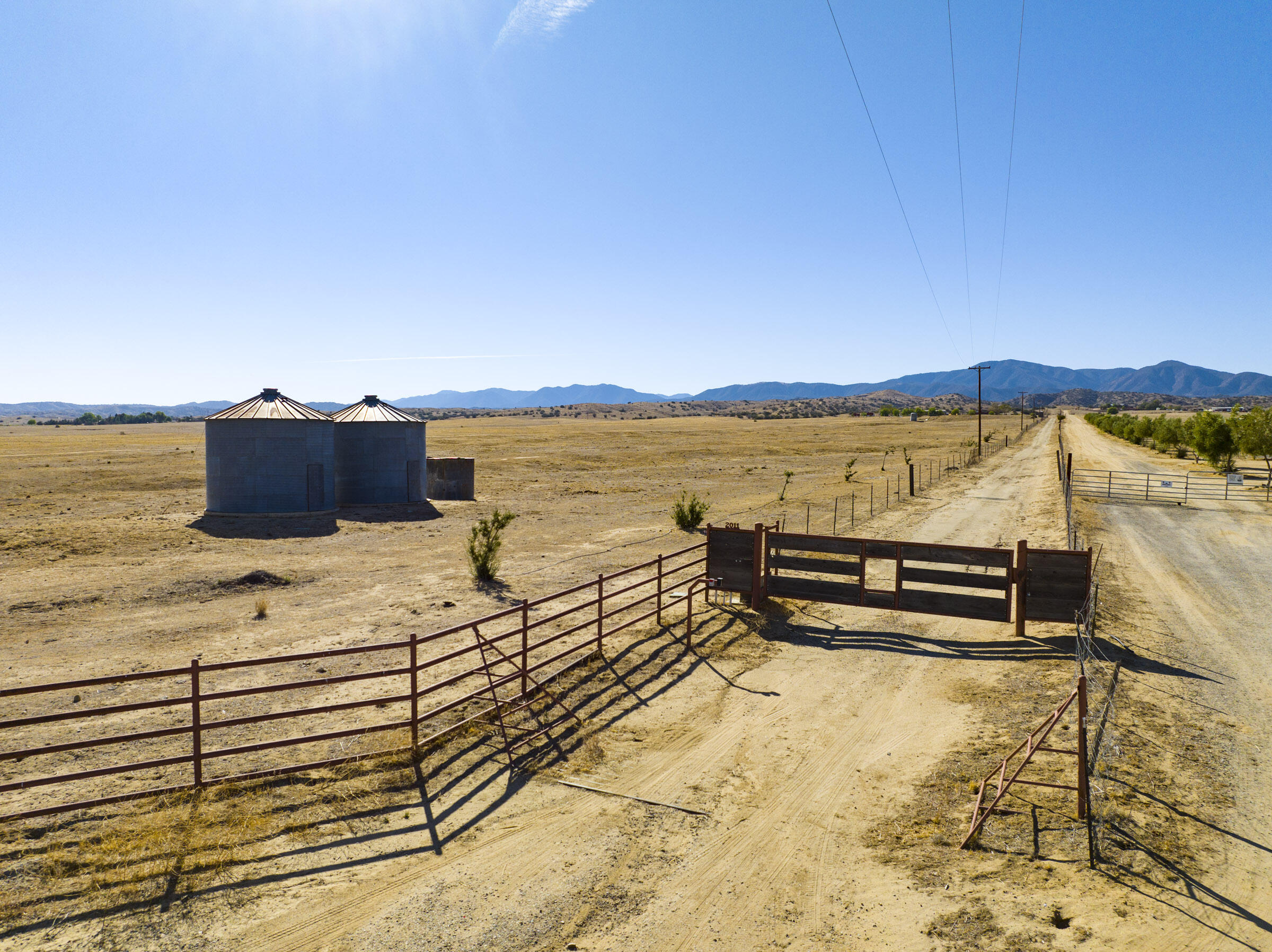 2011 Foothill Road Maricopa, CA 93252 - Photo 20 of 22 a view of a ocean view