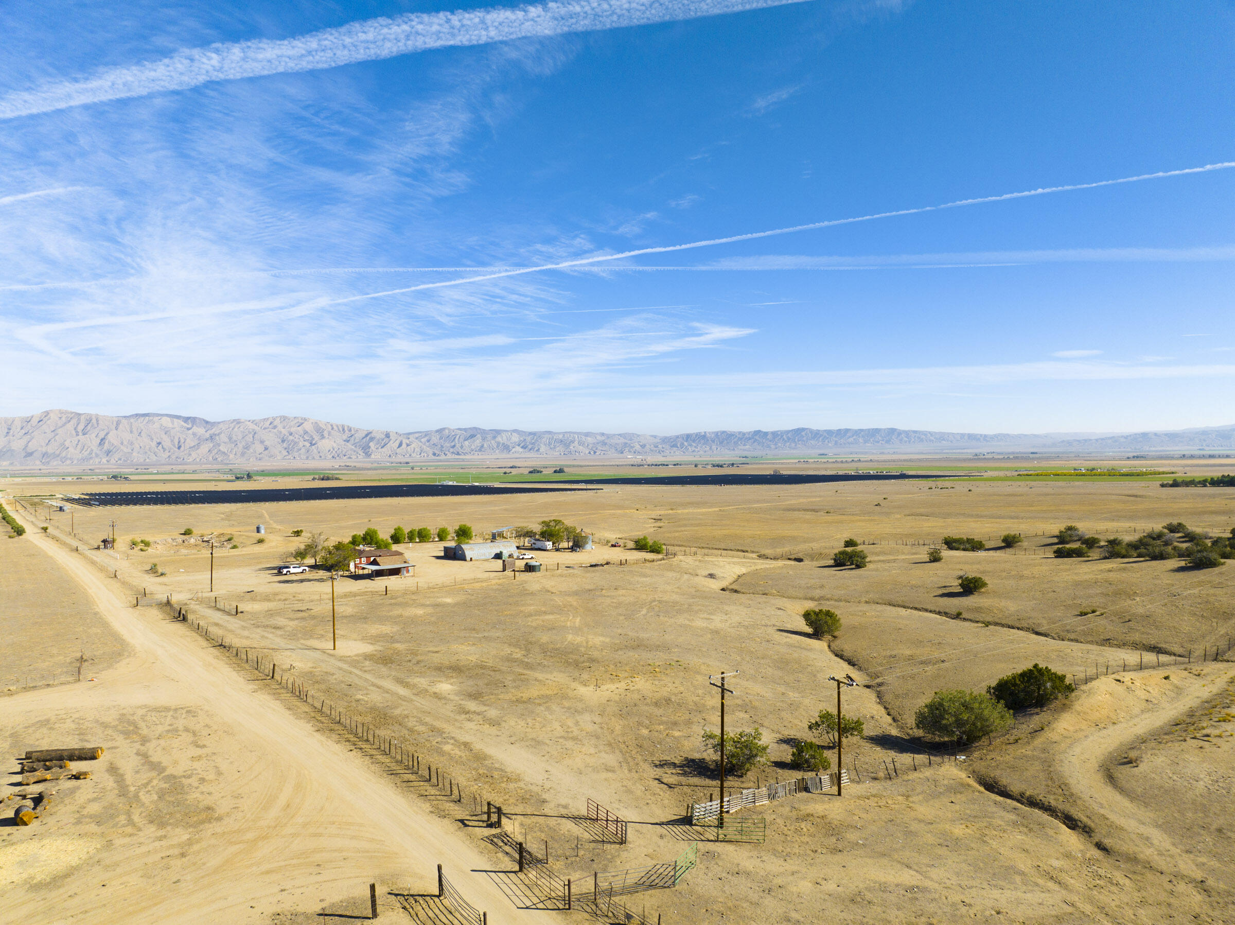 2011 Foothill Road Maricopa, CA 93252 - Photo 5 of 22 a view of an ocean and beach