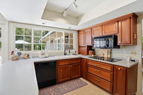 $3,249,000 | 6859 Avenida Andorra, La Jolla, CA 92037