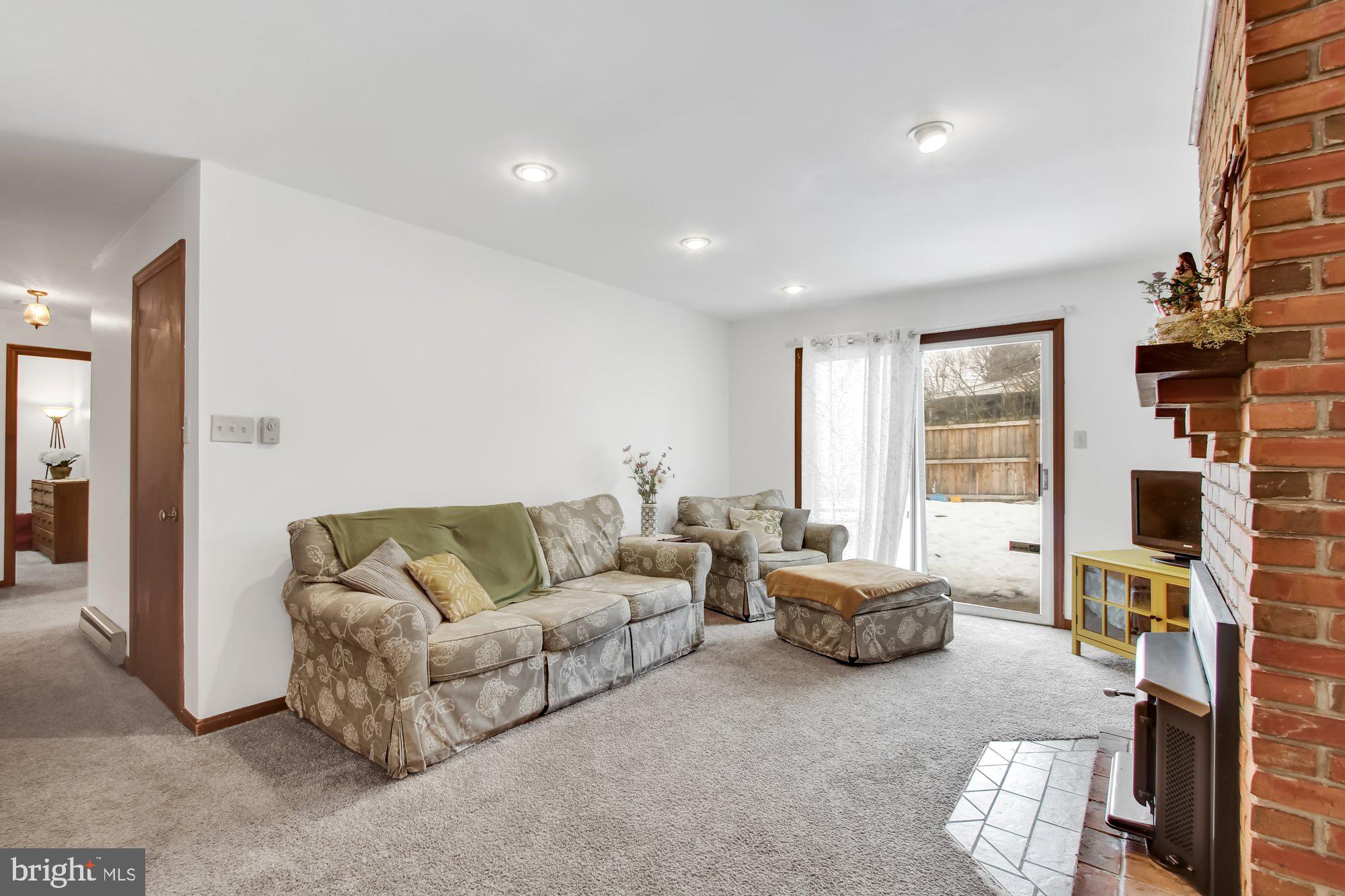 806 Kreps Road Lancaster, PA 17603 - Photo 2 of 24 Gallery Image 2