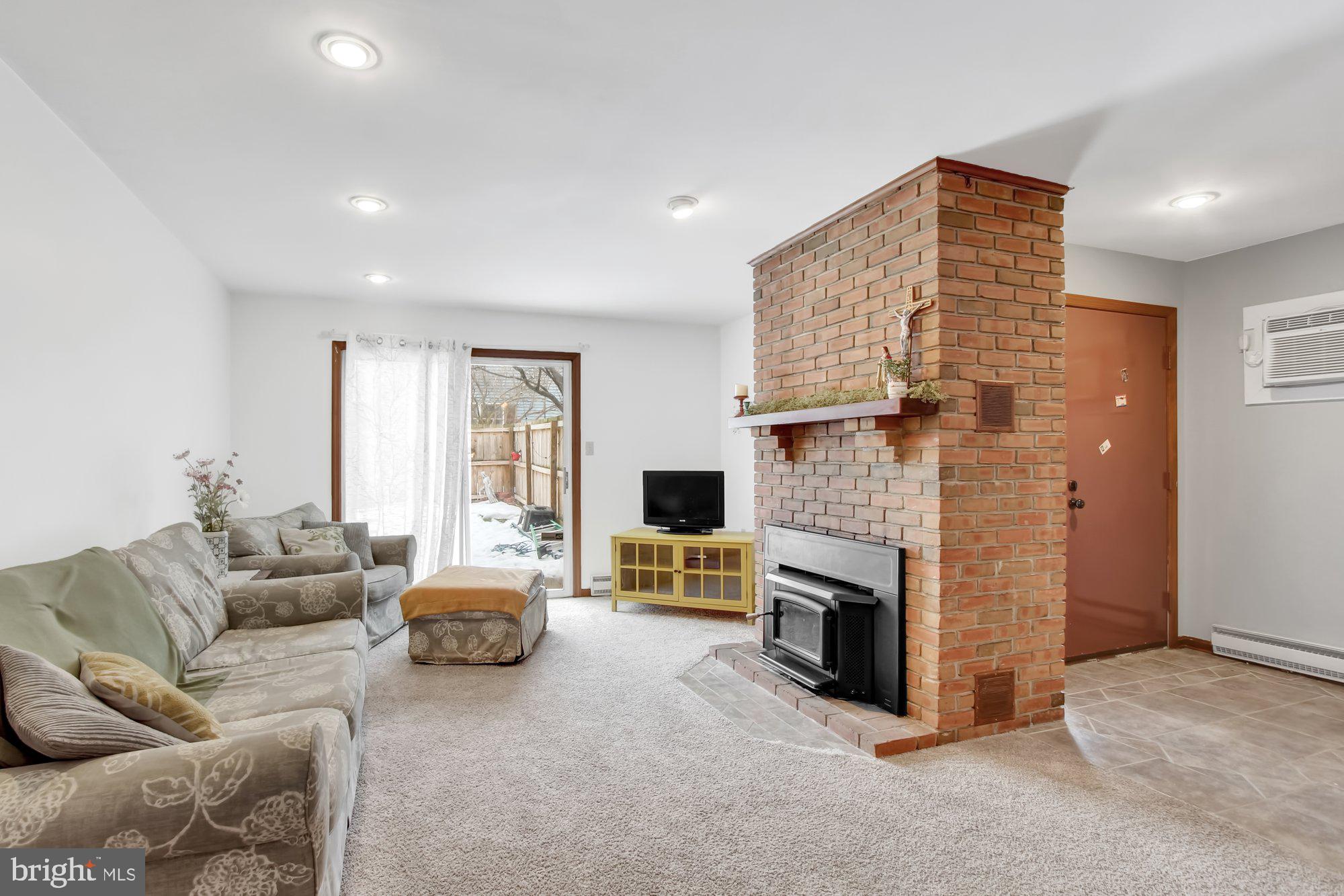 806 Kreps Road Lancaster, PA 17603 - Photo 3 of 24 Gallery Image 3