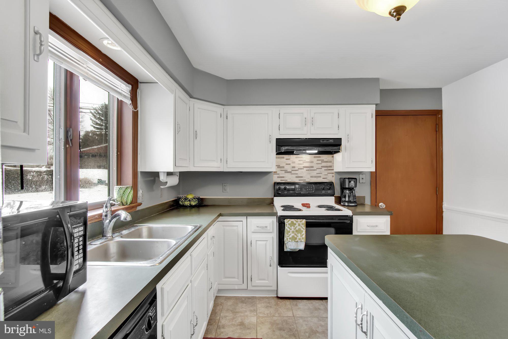 806 Kreps Road Lancaster, PA 17603 - Photo 10 of 24 Gallery Image 10