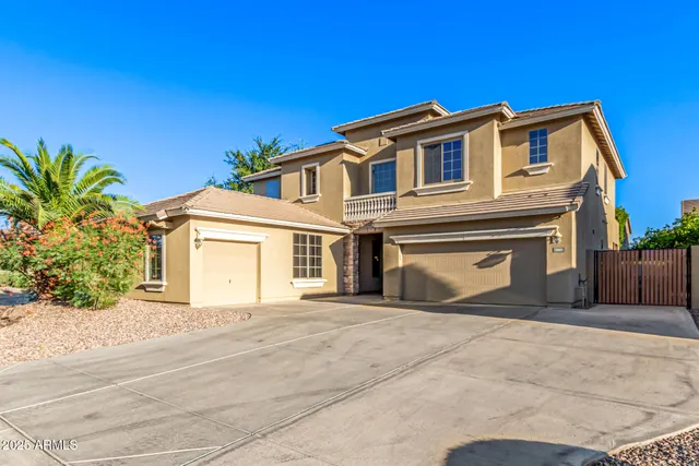 a view of a front door of the house