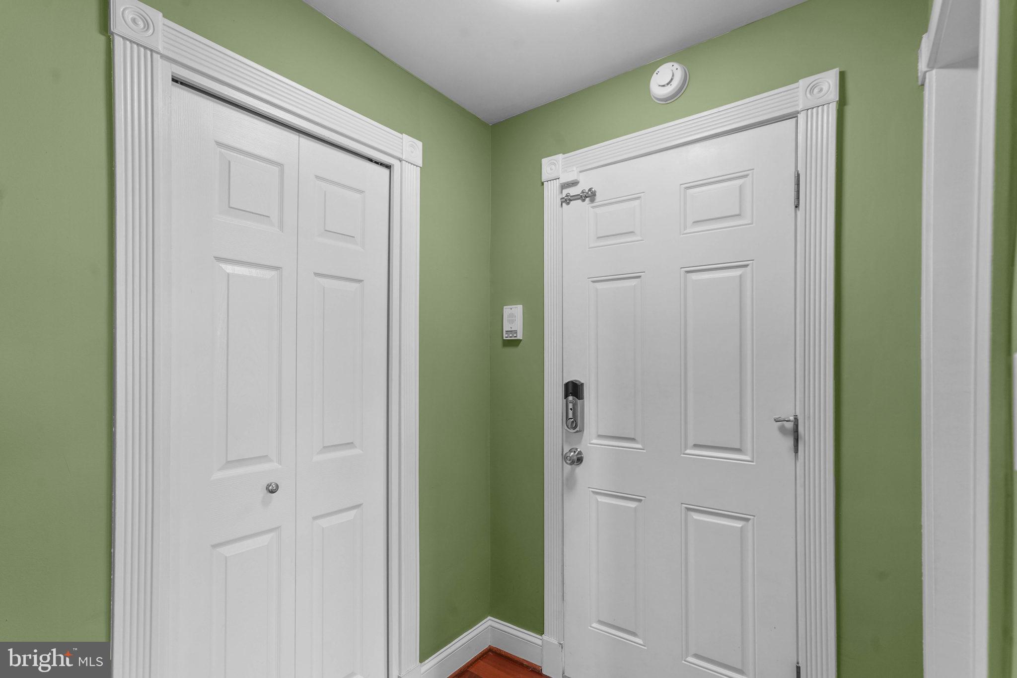 610 3rd Street Southeast, Unit 6 Washington, DC 20003 - Photo 3 of 27 Entry