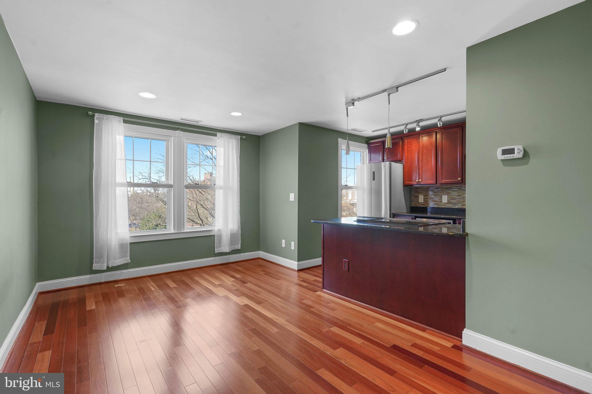 610 3rd Street Southeast, Unit 6 Washington, DC 20003 - Photo 4 of 27 Living Room / Dining Room