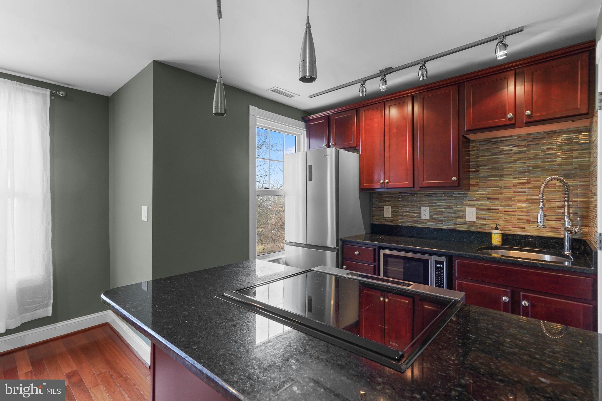 610 3rd Street Southeast, Unit 6 Washington, DC 20003 - Photo 8 of 27