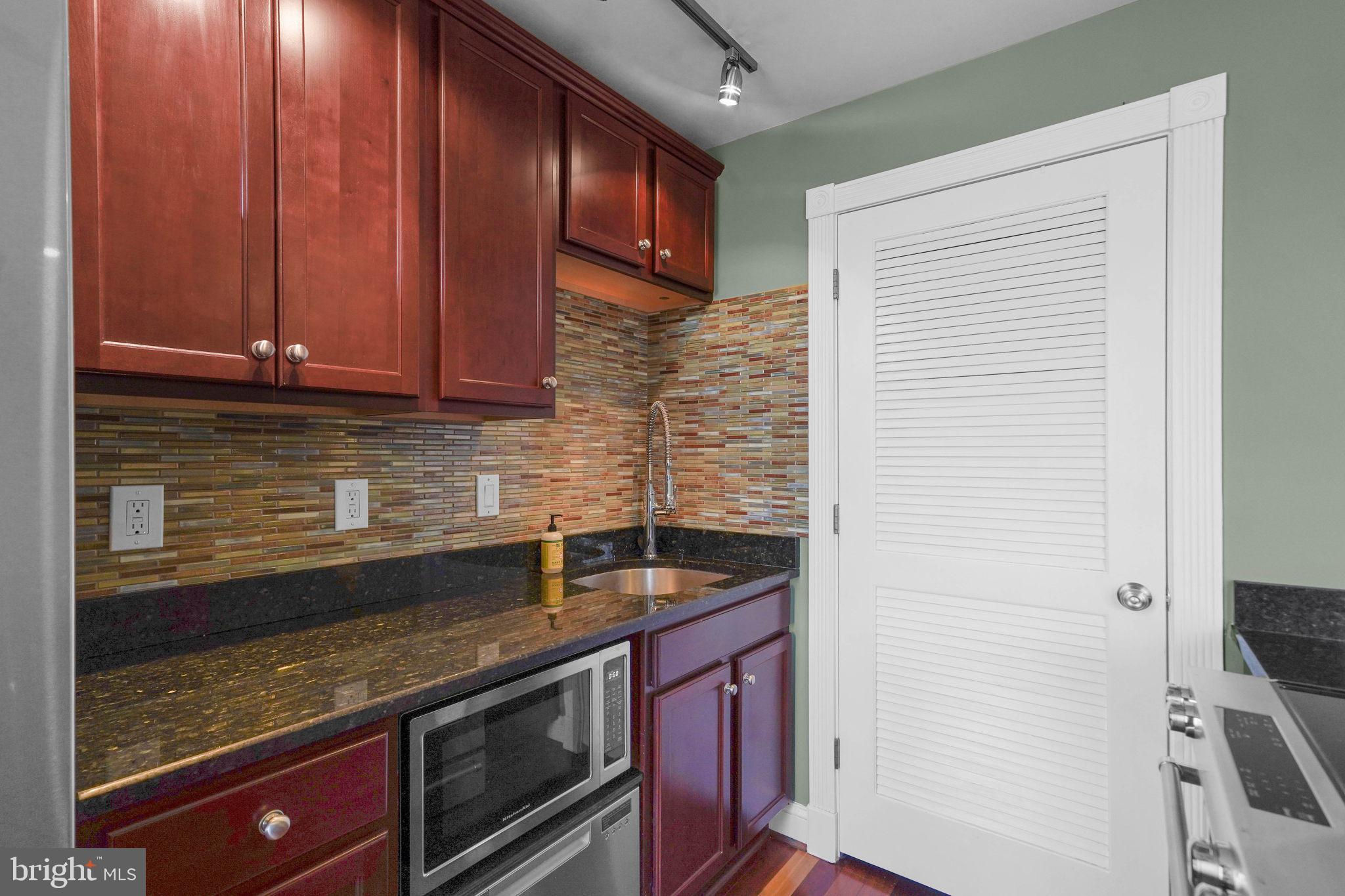 610 3rd Street Southeast, Unit 6 Washington, DC 20003 - Photo 9 of 27