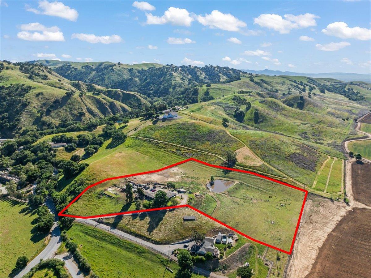 4180 Canada Road Gilroy, CA 95020 - Photo 13 of 19 an aerial view of a tennis ground and a ocean view
