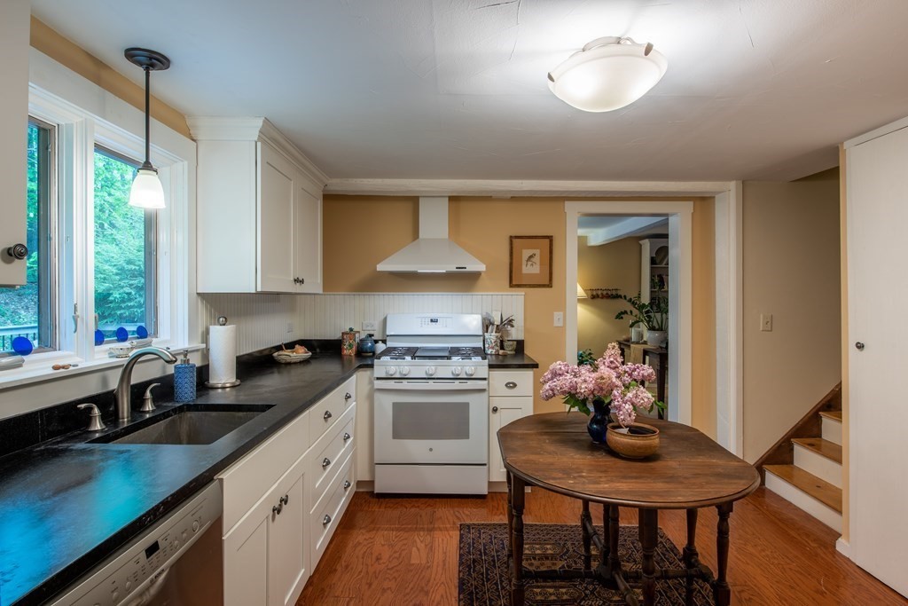 101 Haydenville Road Whately, MA 01039 - Photo 9 of 30