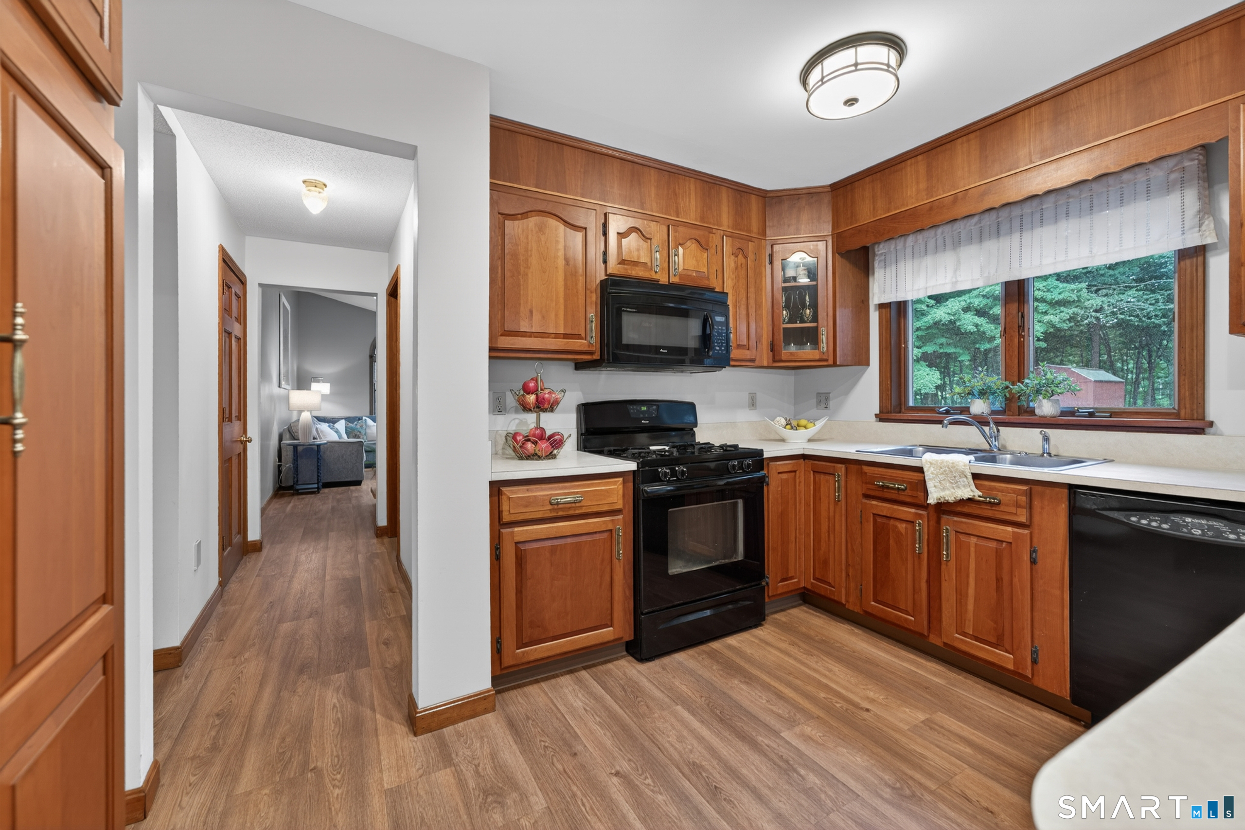 85 White Plains Road Norwich, CT 06360 - Photo 16 of 40
