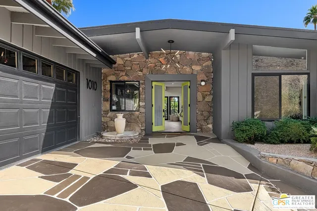 $2,590,000 | 1010 West Friar Court, Palm Springs, CA 92262