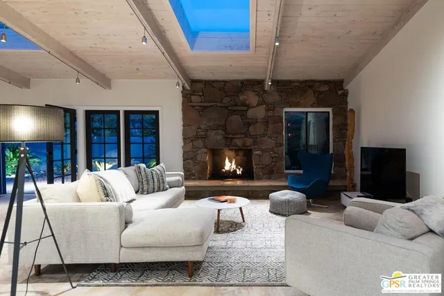 $2,590,000 | 1010 West Friar Court, Palm Springs, CA 92262