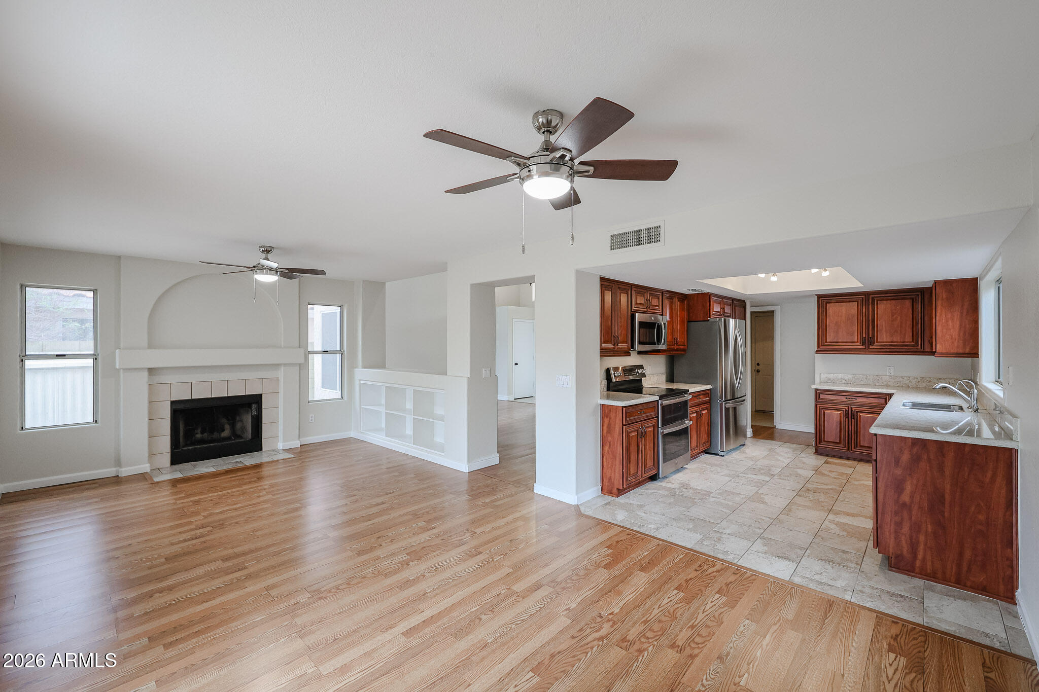 4725 East St John Road Phoenix, AZ 85032 - Photo 15 of 40 Kitchen/Dining Space