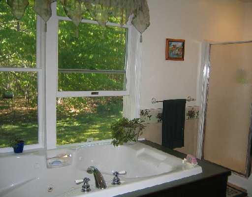 536 E Road Tiverton, RI 02878 - Photo 3 of 5 Other.