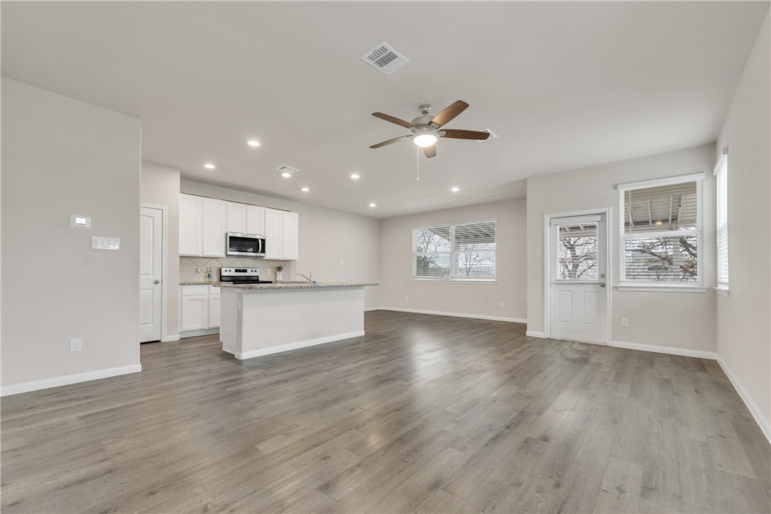 4700 Nopalitos Way Bryan, TX 77807 - Photo 4 of 35