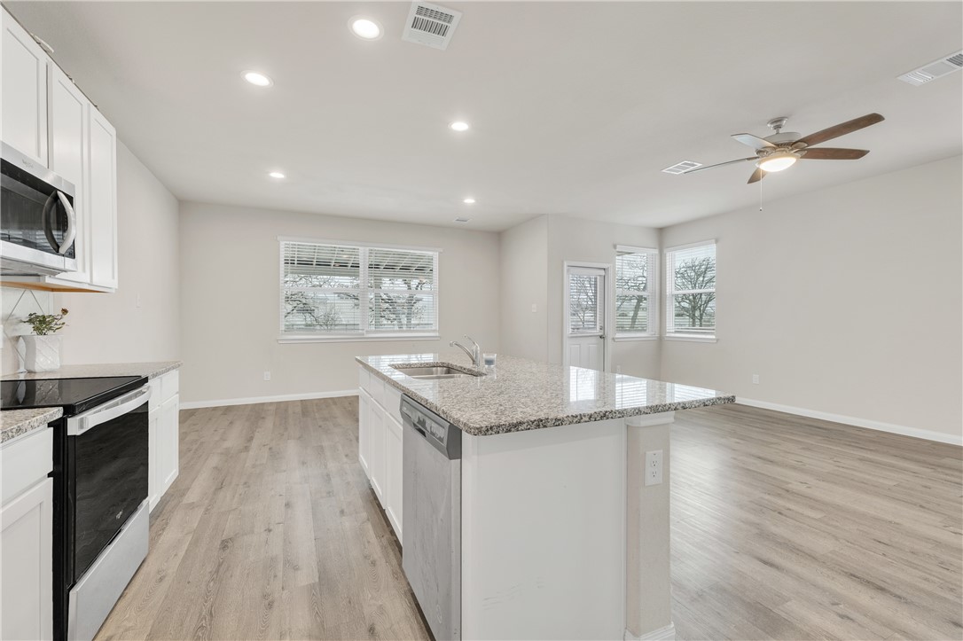 4700 Nopalitos Way Bryan, TX 77807 - Photo 9 of 35