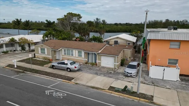 $949,000 | 18207 Gulf Boulevard, Redington Shores, FL 33708