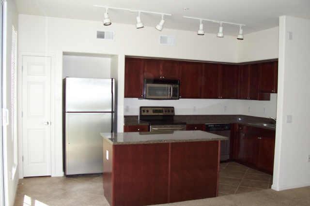 1920 East Bell Road, Unit 1067 Phoenix, AZ 85022 - Photo 1 of 7 kitchen