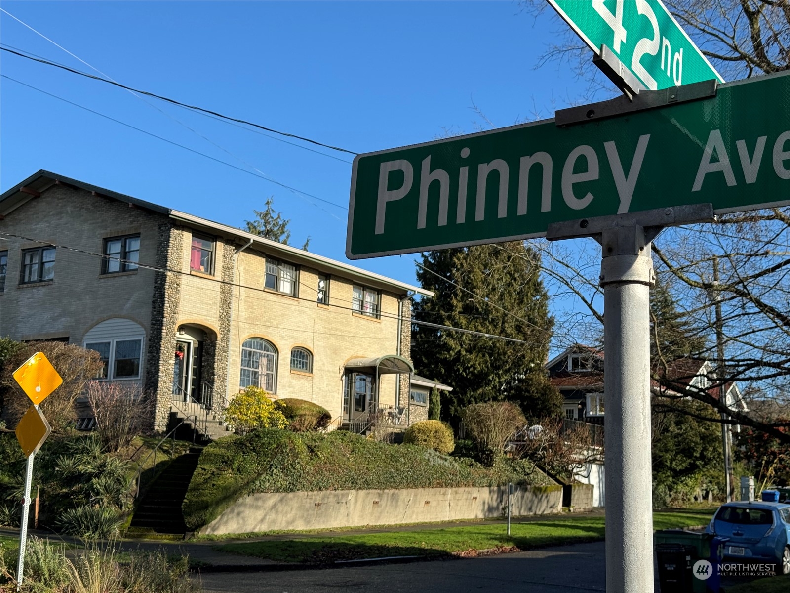 4202 Phinney Avenue North Seattle, WA 98103 - Photo 7 of 14
