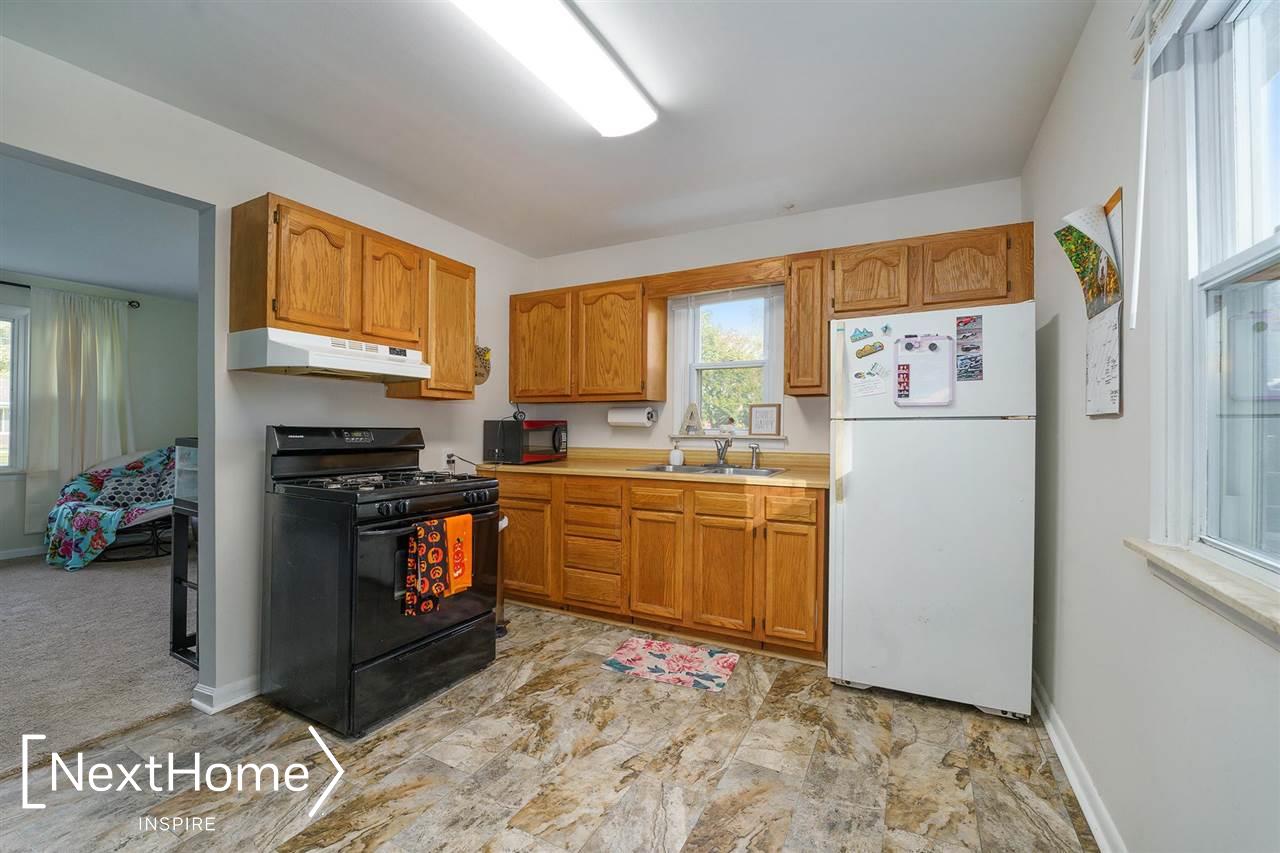 3280 Hemphill Road Burton, MI 48529 - Photo 3 of 14
