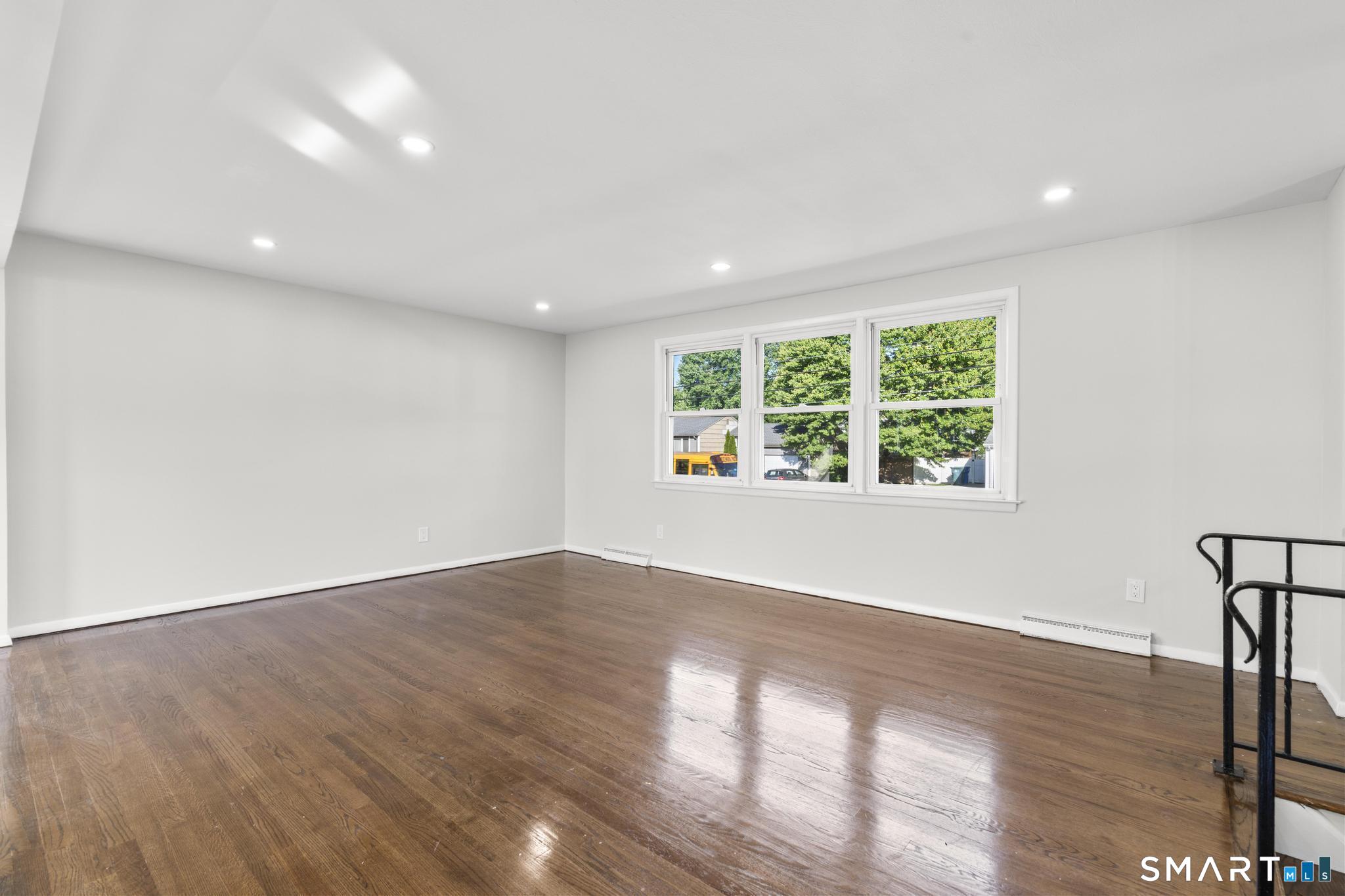 47 Williamson Road Hamden, CT 06517 - Photo 12 of 39
