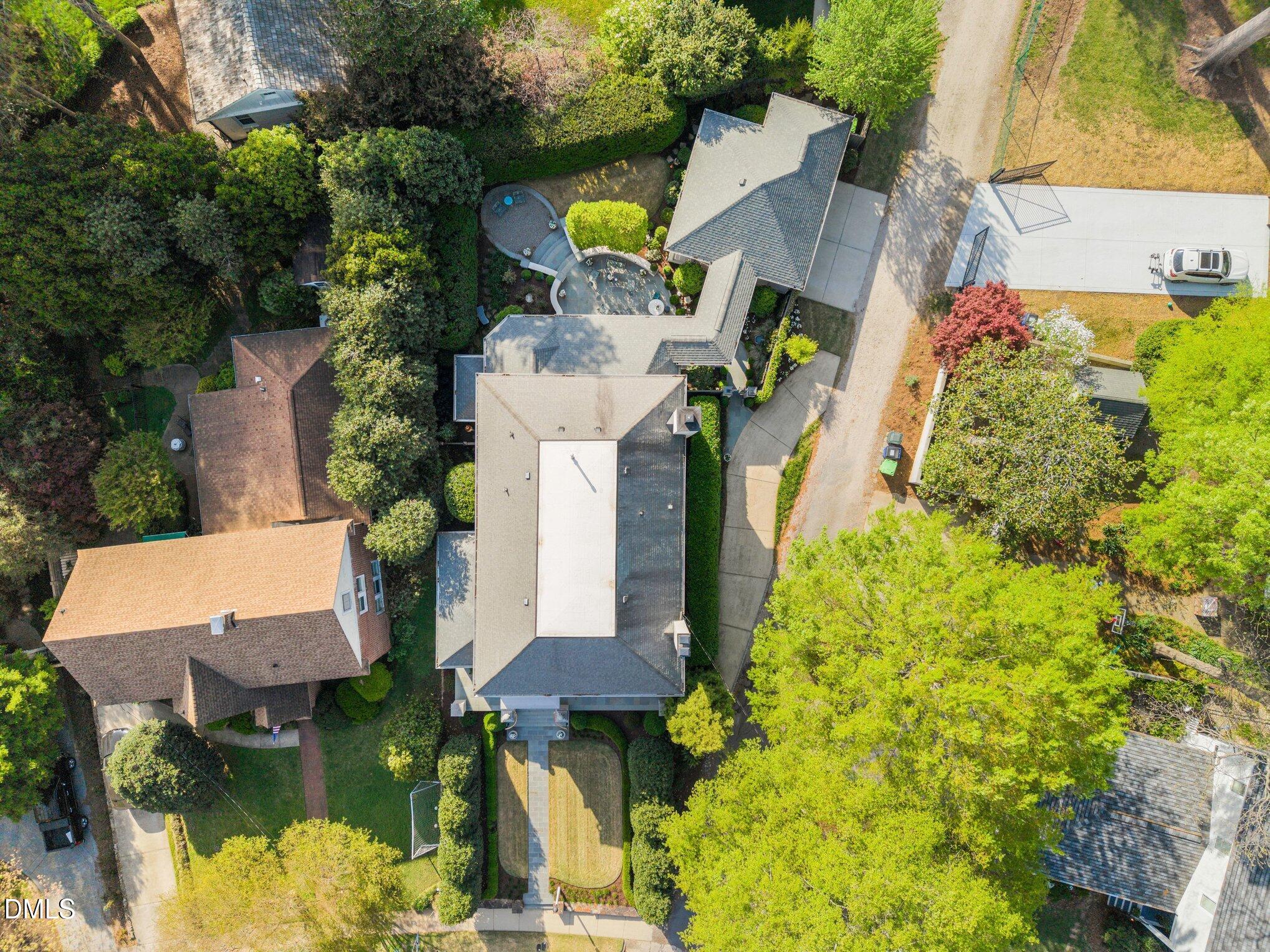 2709 Lochmore Drive Raleigh, NC 27608 - Photo 4 of 50 005_file_5100