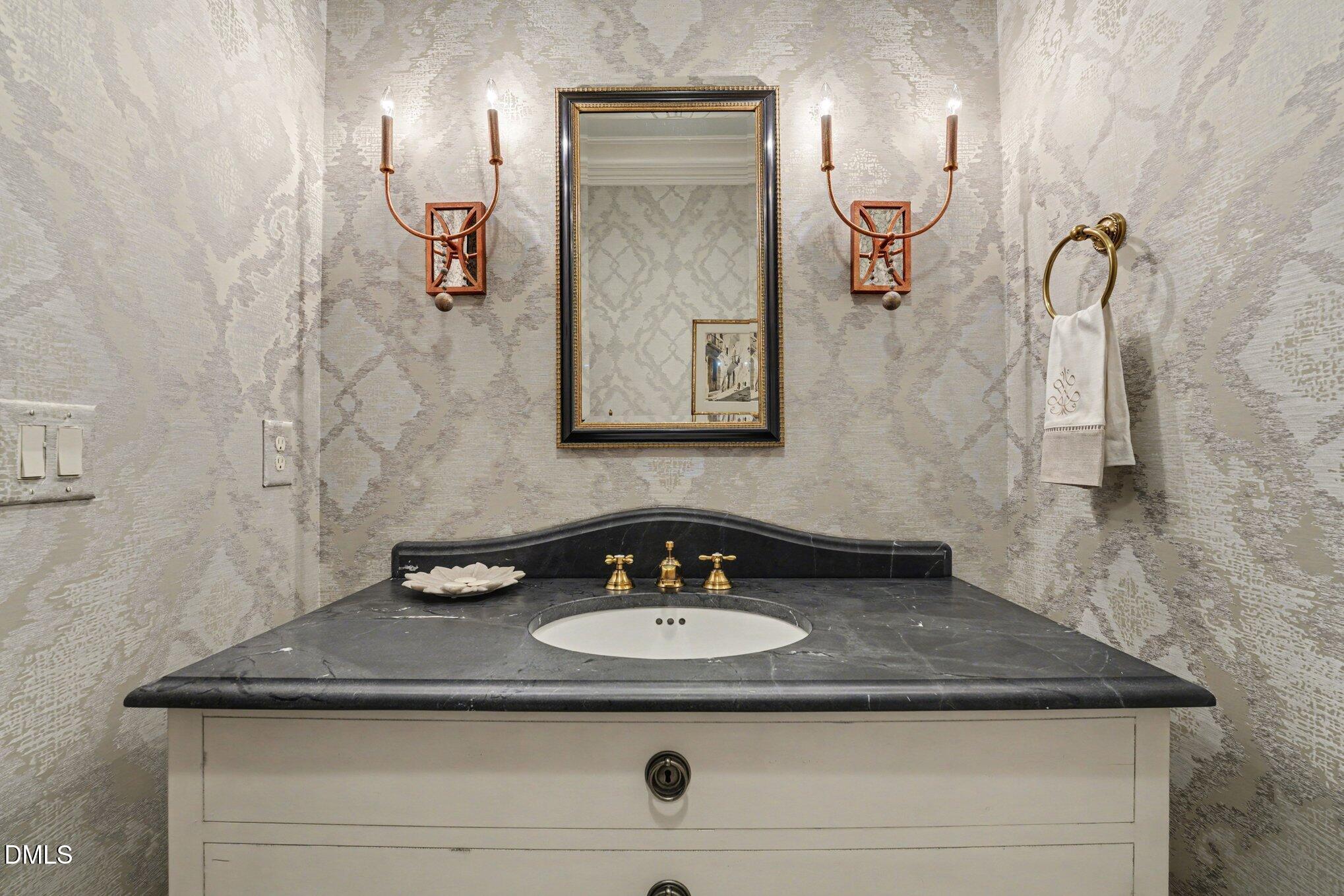 2709 Lochmore Drive Raleigh, NC 27608 - Photo 9 of 50 010_file_7633