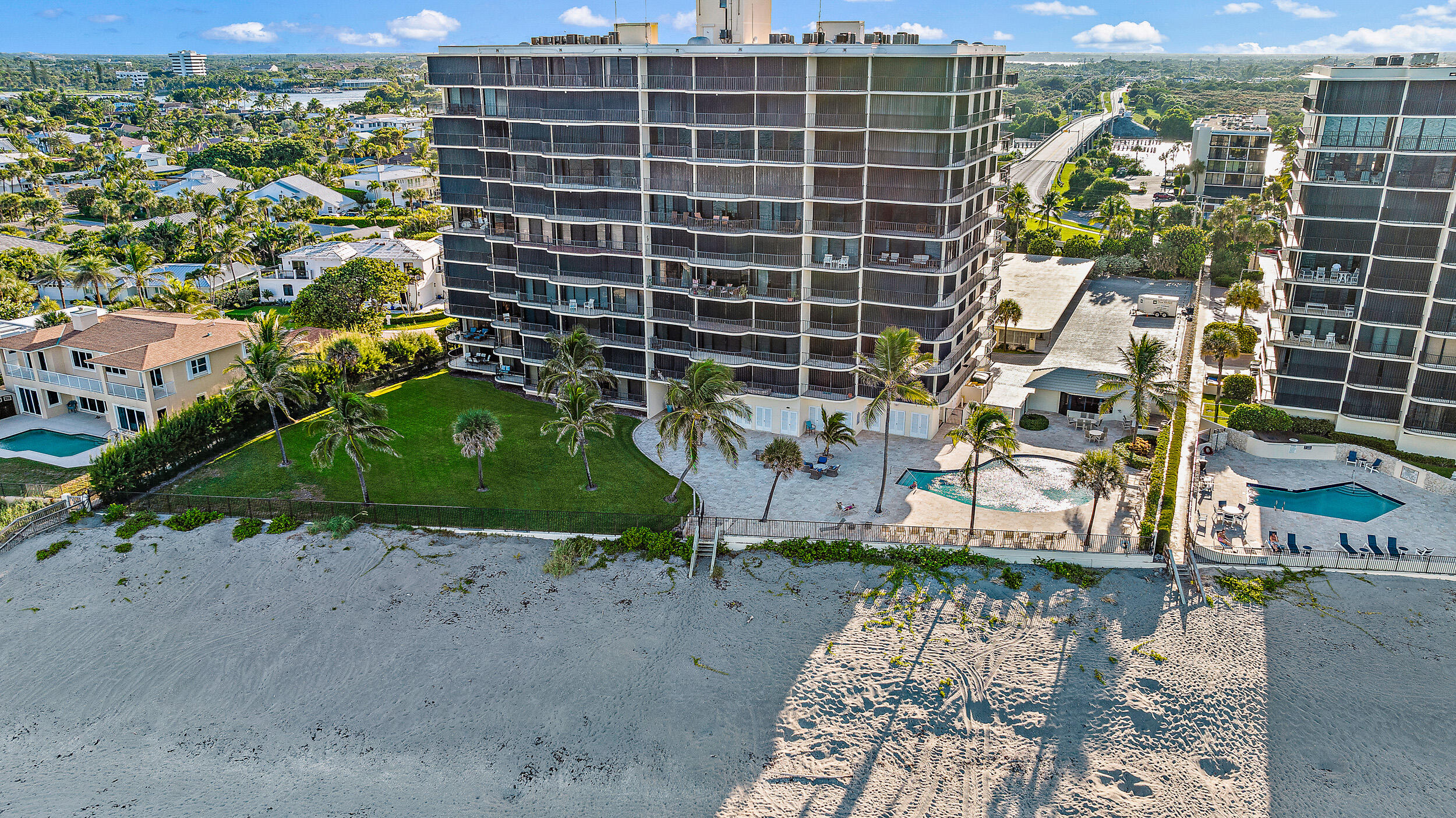 100 South Beach Road, Unit 604 Tequesta, FL 33469 - Photo 5 of 58 100 Beach Rd #604-8