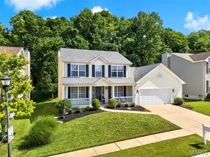 $450,000 | 1211 Lake Canyon View, Fenton, MO 63026