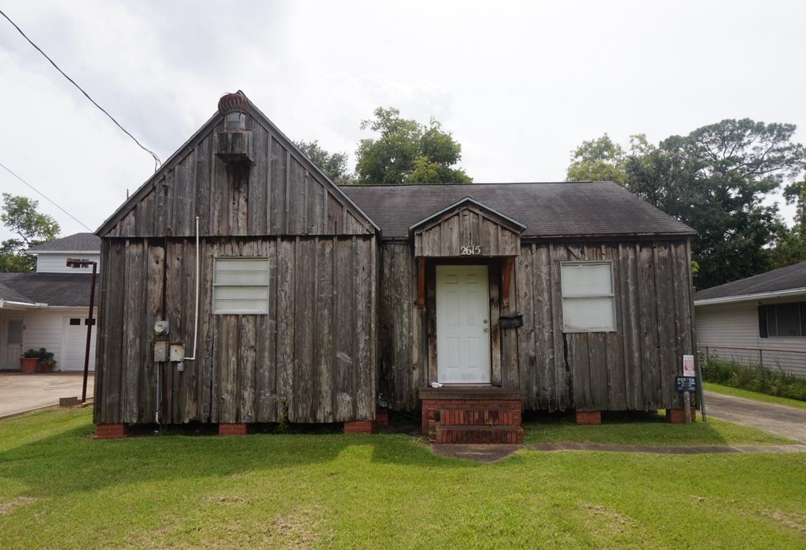 2615 3rd Avenue Groves, TX 77619 - Photo 1 of 7
