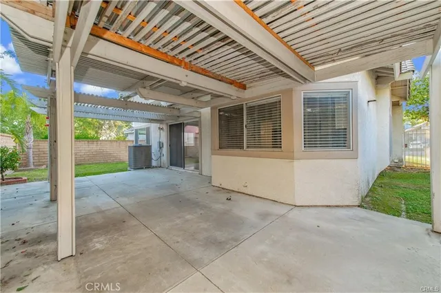a view of an entrance of the house