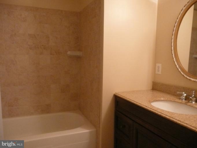 7927 Fitzroy Street Alexandria, VA 22309 - Photo 4 of 15 Bath
