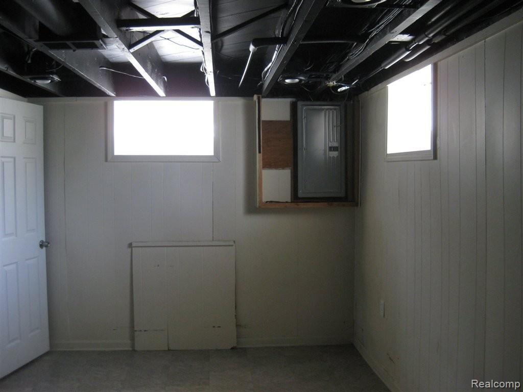 16840 Stephens Road Eastpointe, MI 48021 - Photo 8 of 9 IMG_0167.JPG