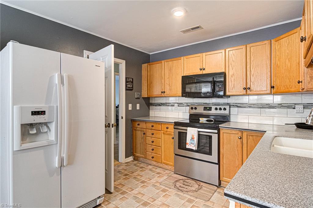 155 Linbrook Drive Winston-Salem, NC 27106 - Photo 13 of 33