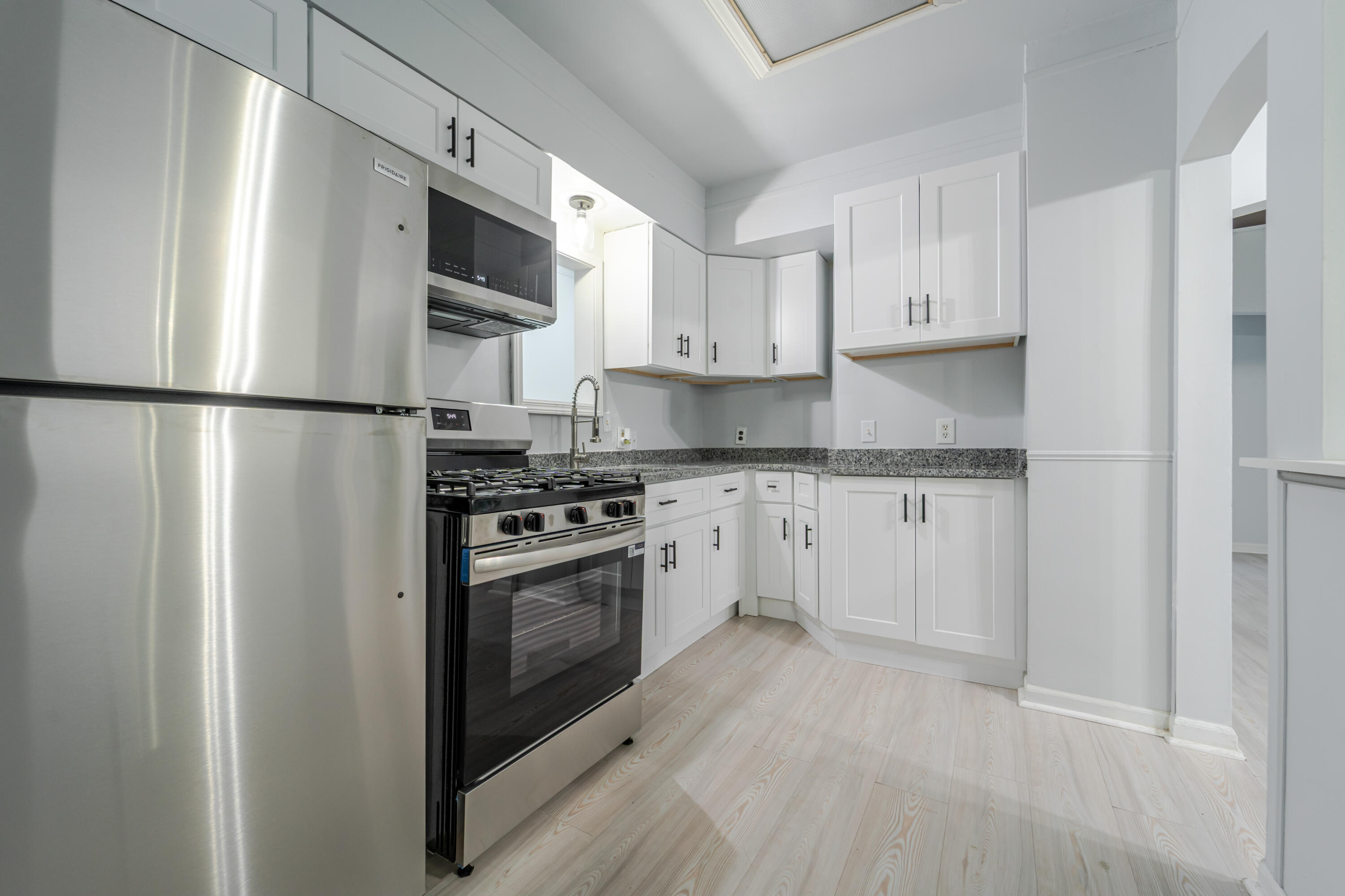 16923 Stephens Road Eastpointe, MI 48021 - Photo 13 of 25 Kitchen