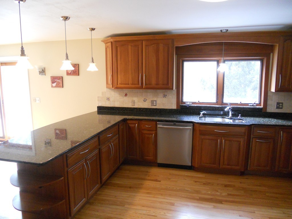 18 Lyman Wheelock Road Easton, MA 02375 - Photo 5 of 17 Gallery Image 5