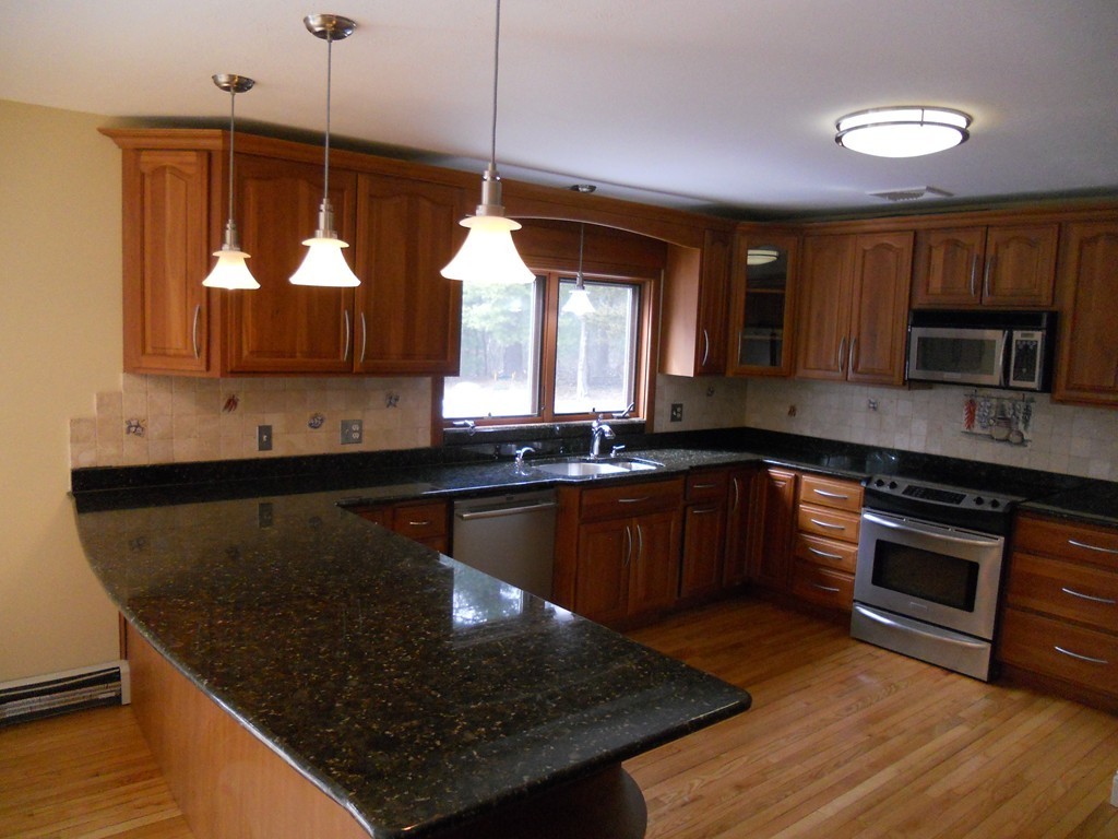 18 Lyman Wheelock Road Easton, MA 02375 - Photo 6 of 17 Gallery Image 6