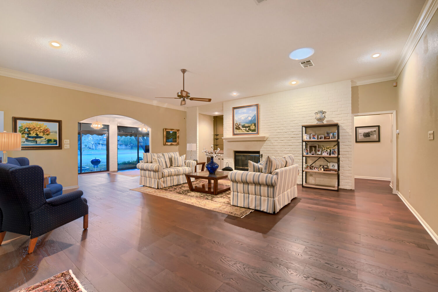 10904 Legends Lane Austin, TX 78747 - Photo 18 of 36 a living room with furniture and a fireplace
